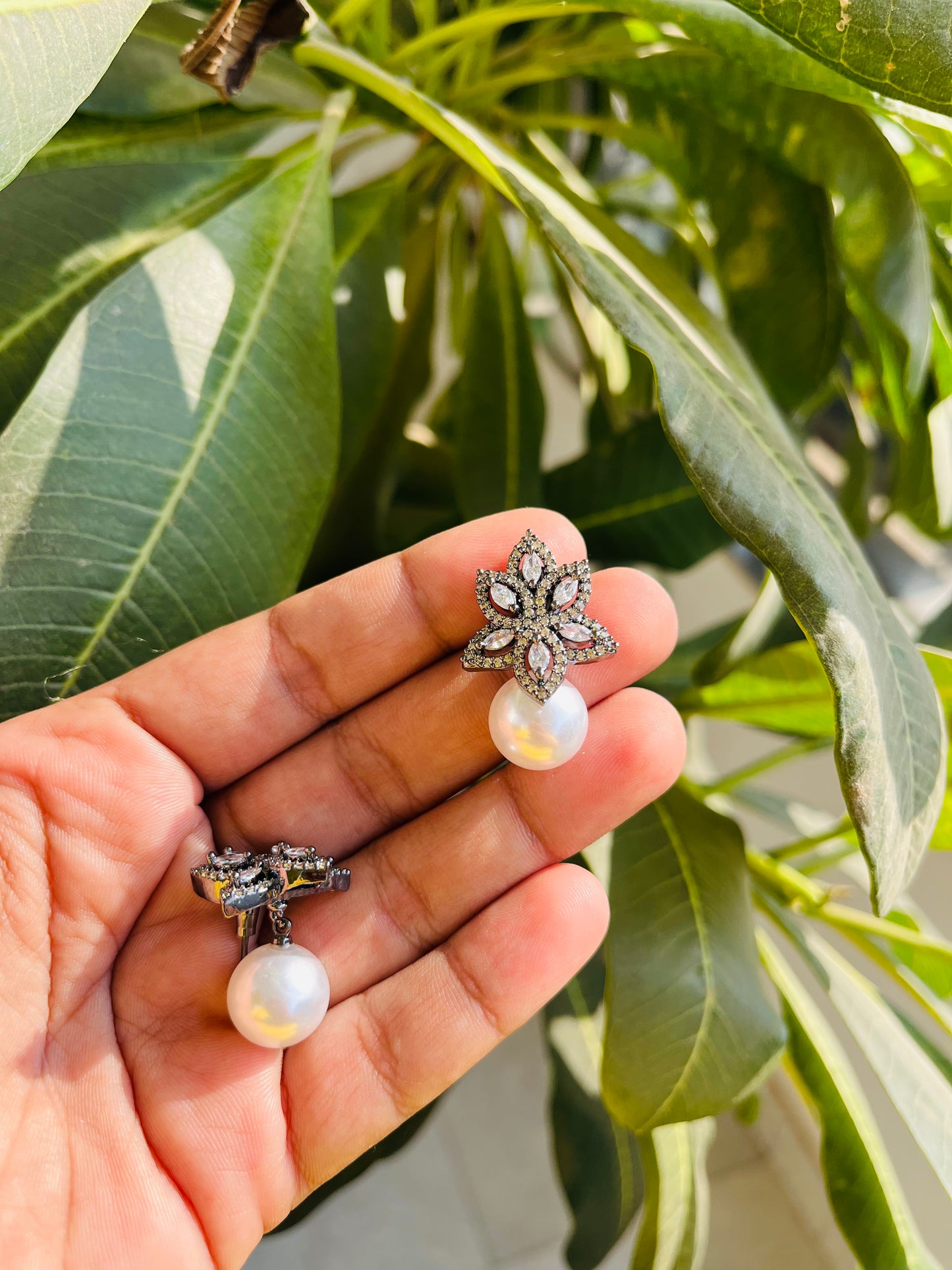 Pointed Shaped Flower with Pearl Drop