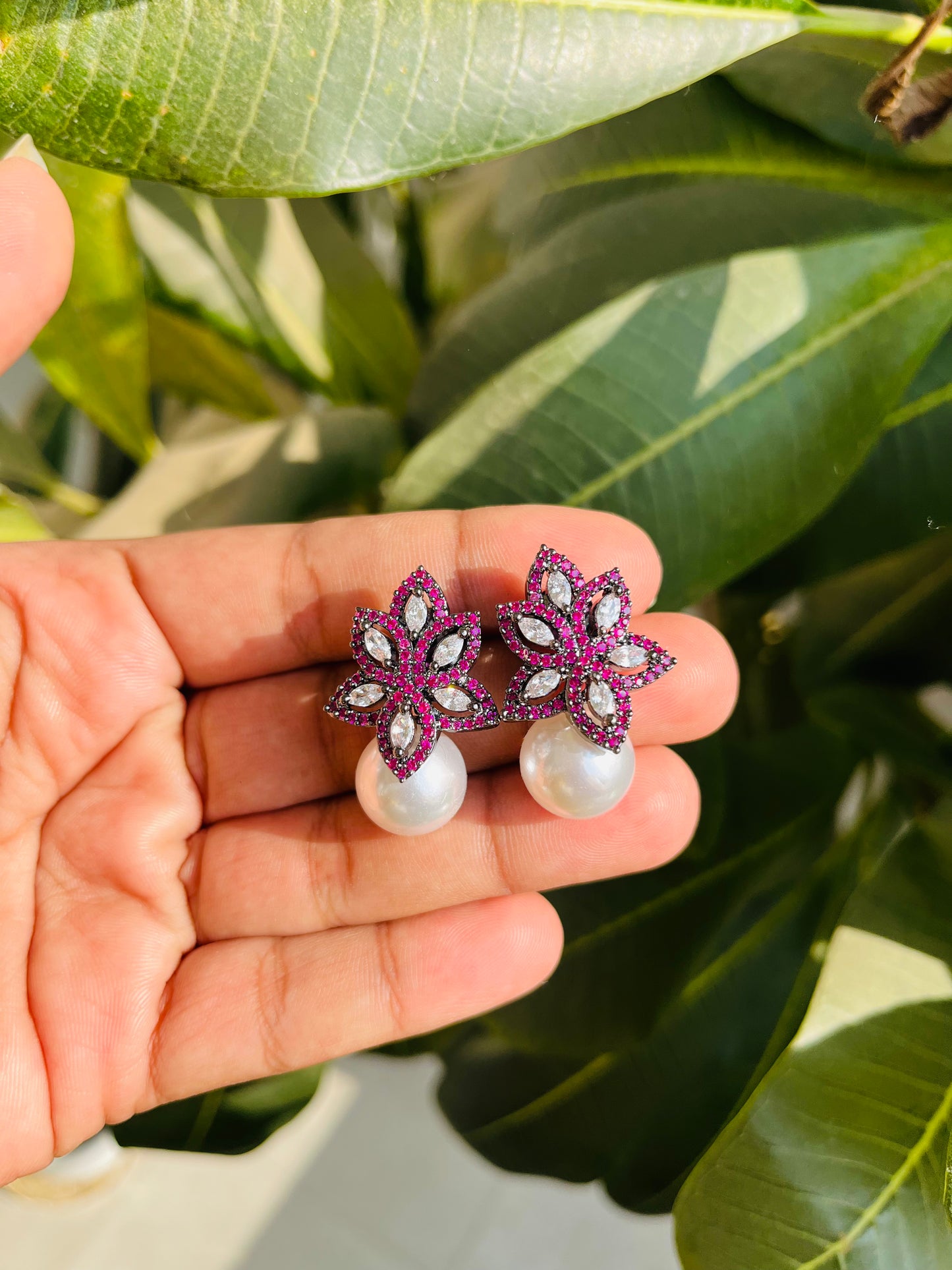 Pointed Shaped Flower with Pearl Drop