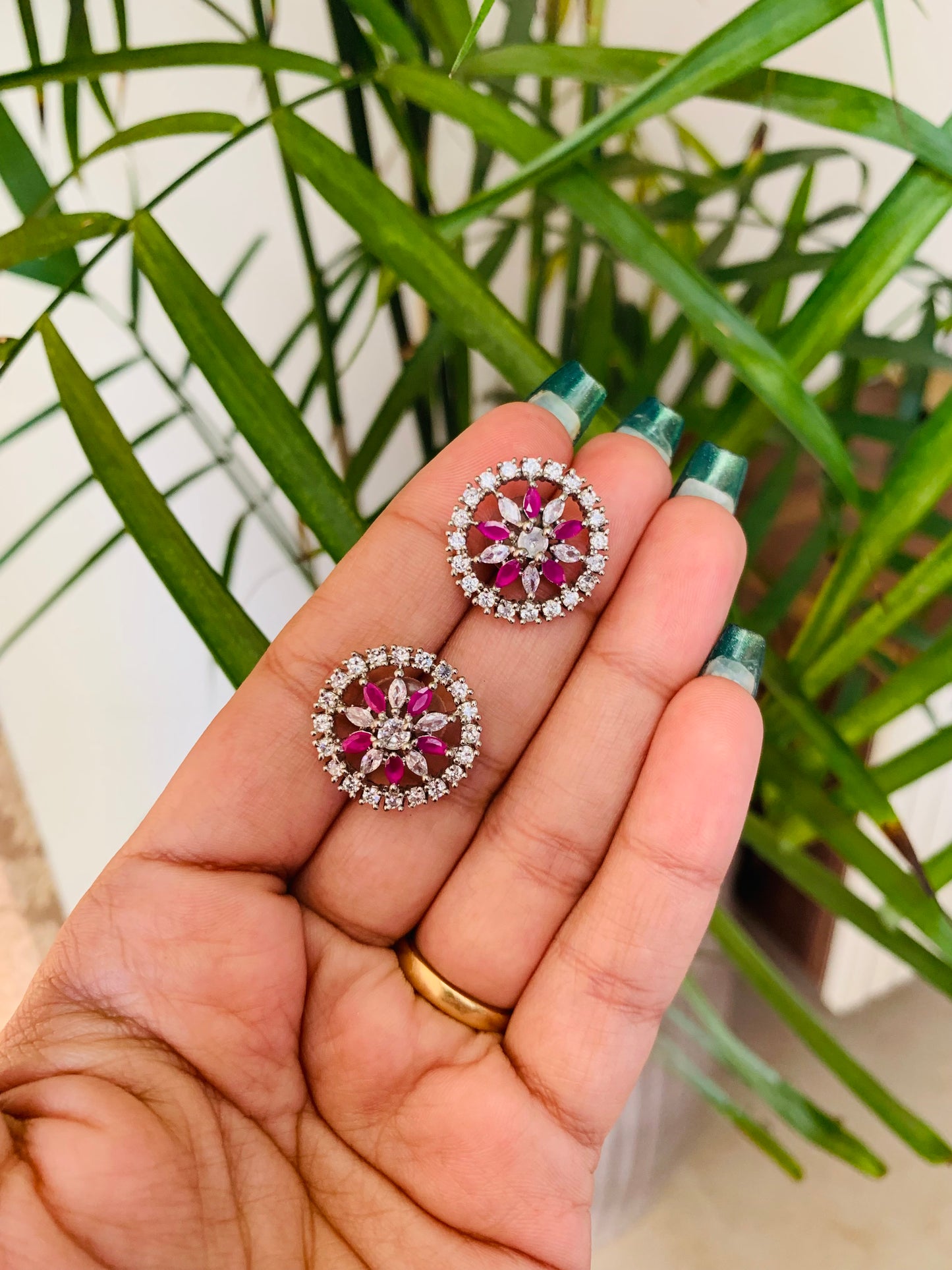 Small Flower Round AD Stud