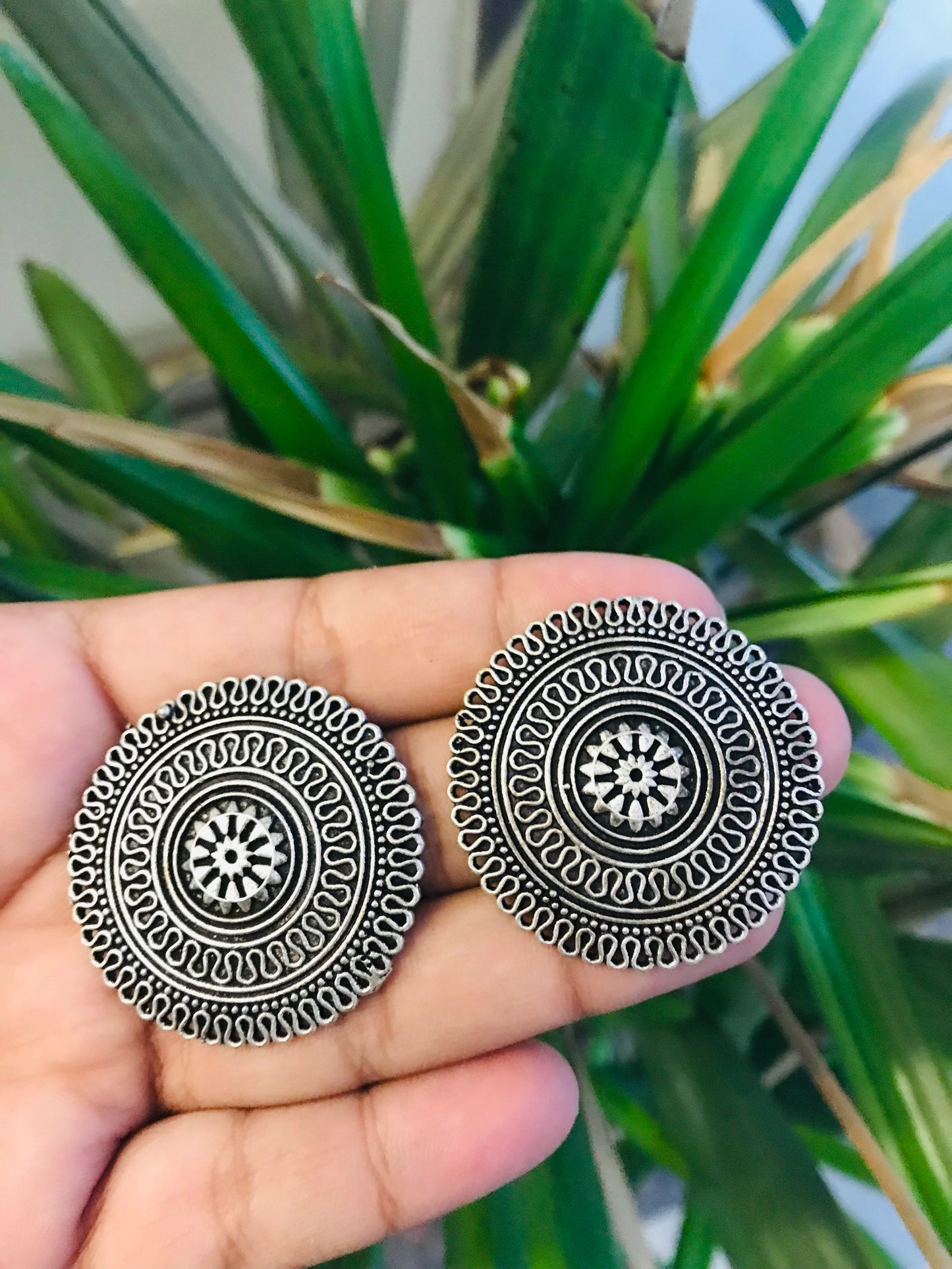 Jumbo Oxidized Studs