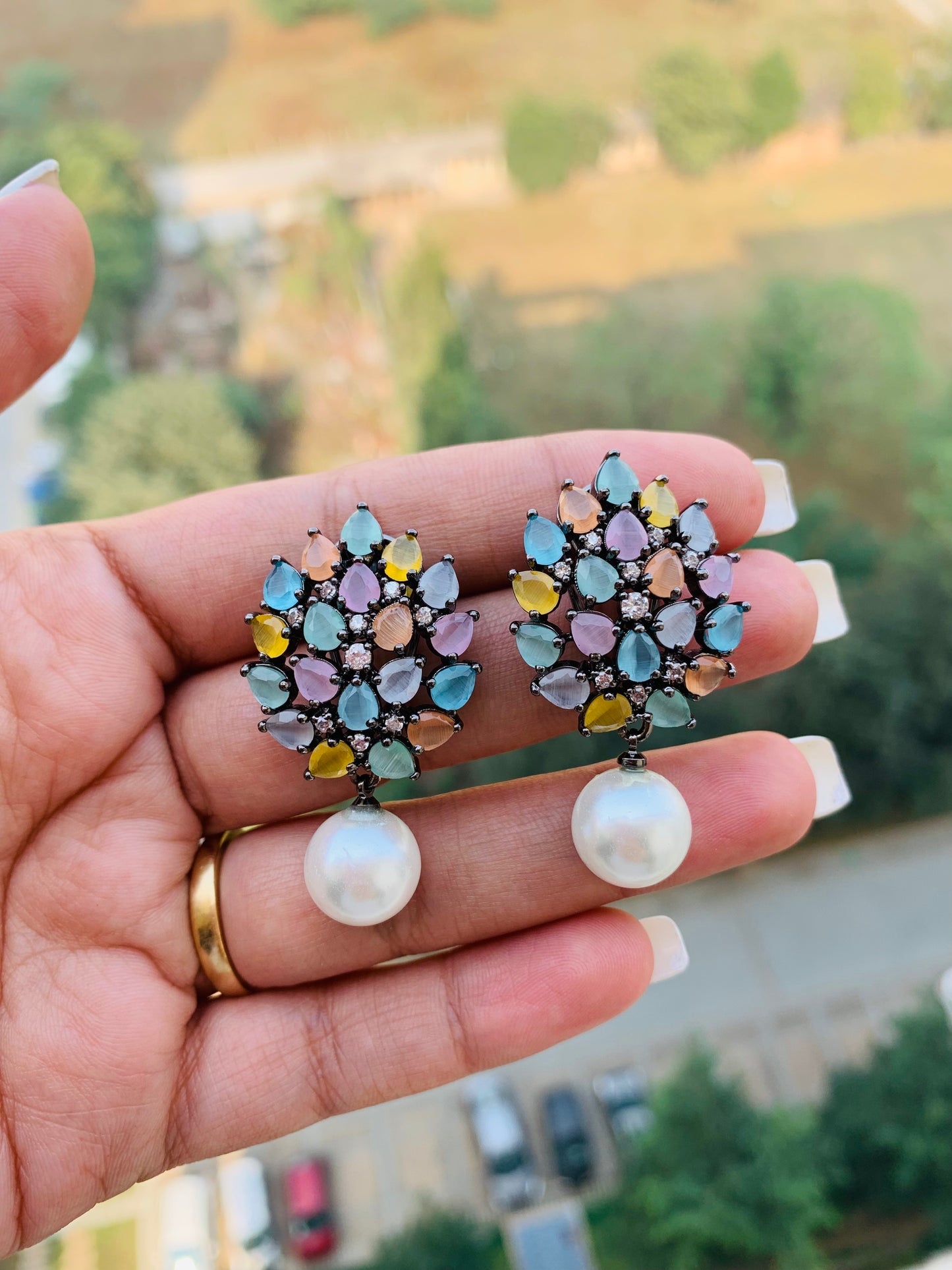 Medium Stud Earrings with Pearl Drop