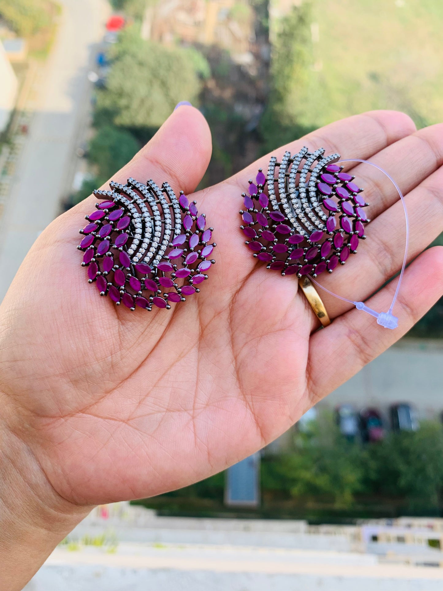Round Studs
