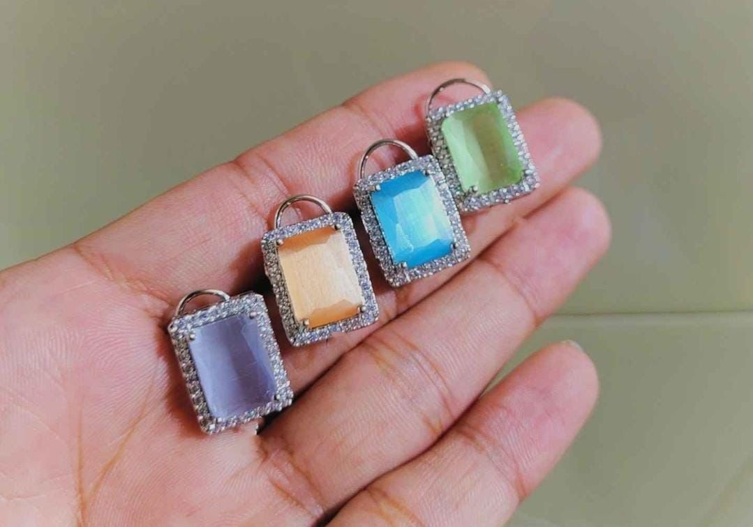 Single Stone Stud Earrings – Elegant Design