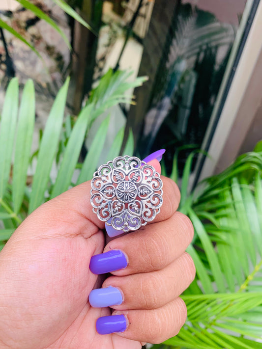 Flower design ring