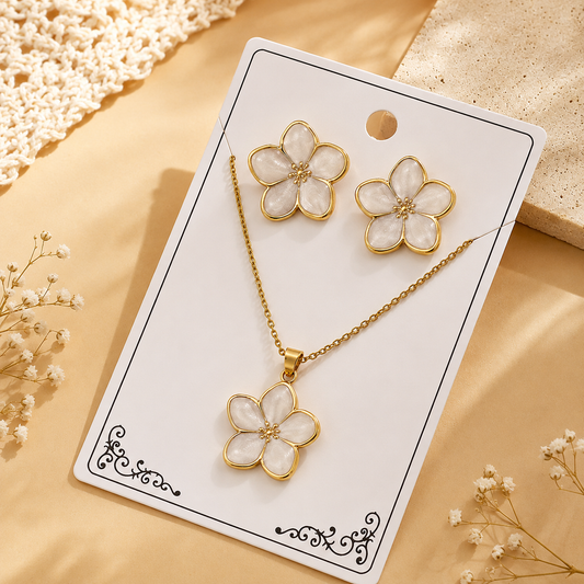 White Flower Necklace & Earrings Set