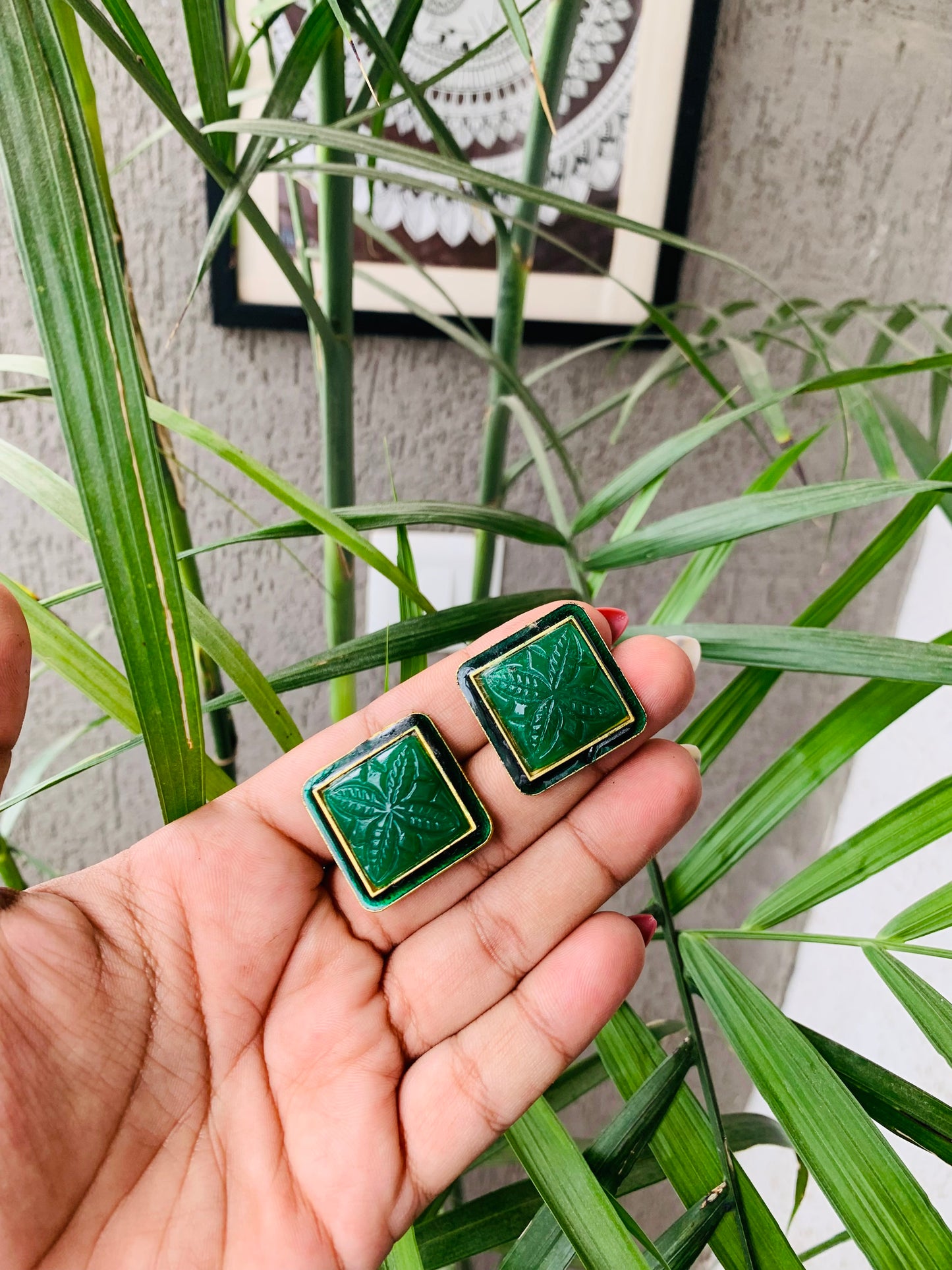 Leaf Carved Stud Earrings