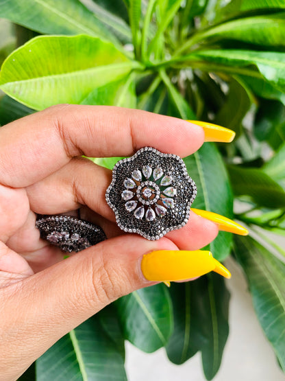 Round Edged Flower Studs