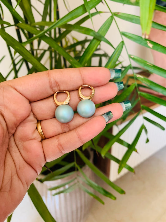 Aqua Blue Pearl Baali