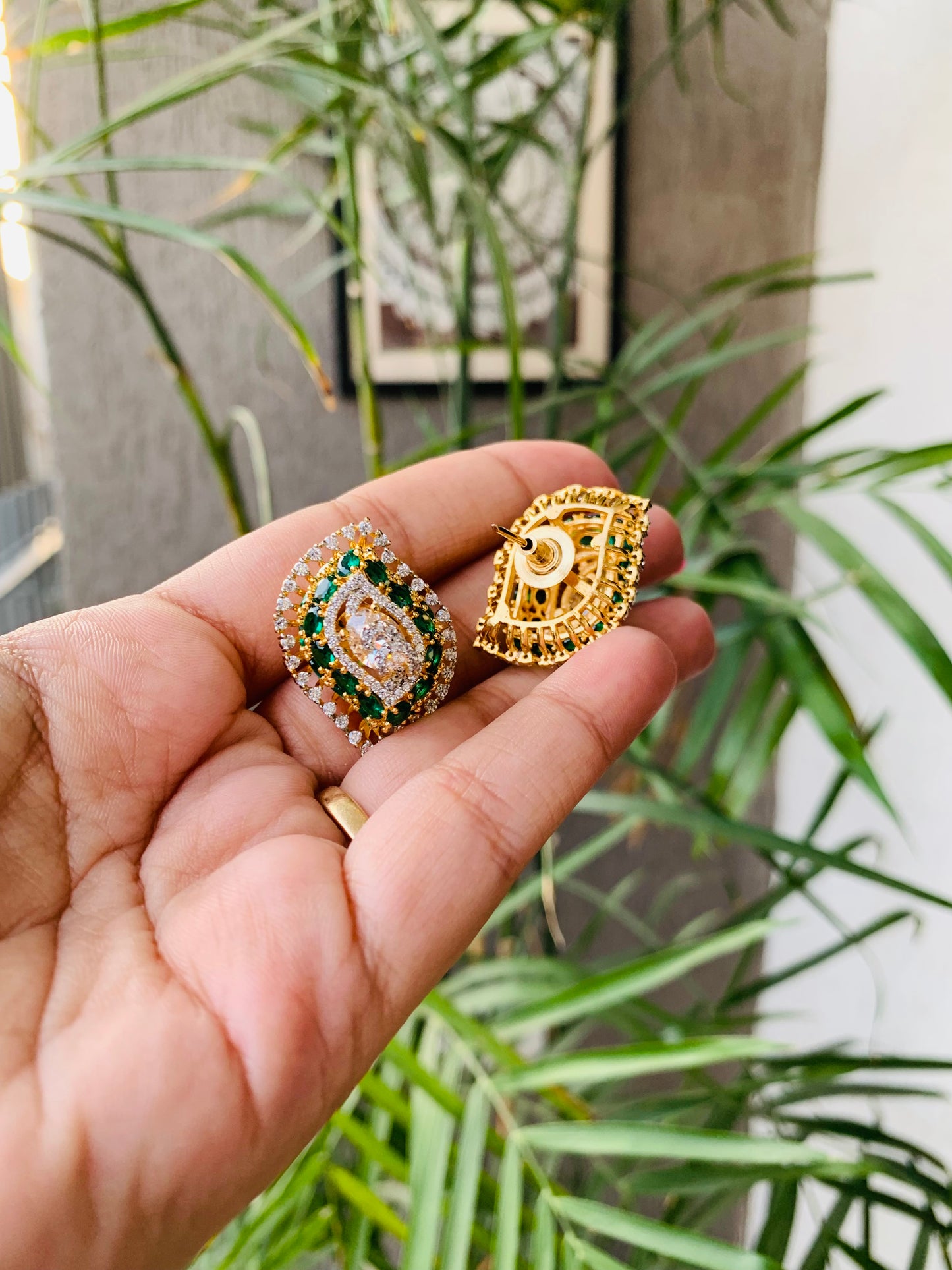 Eye Shape Stud