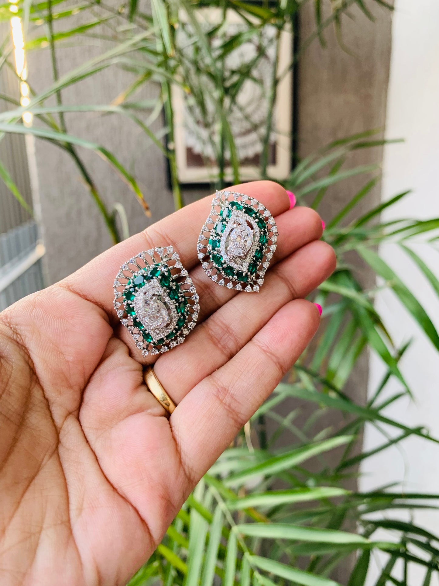 Eye Shape Stud