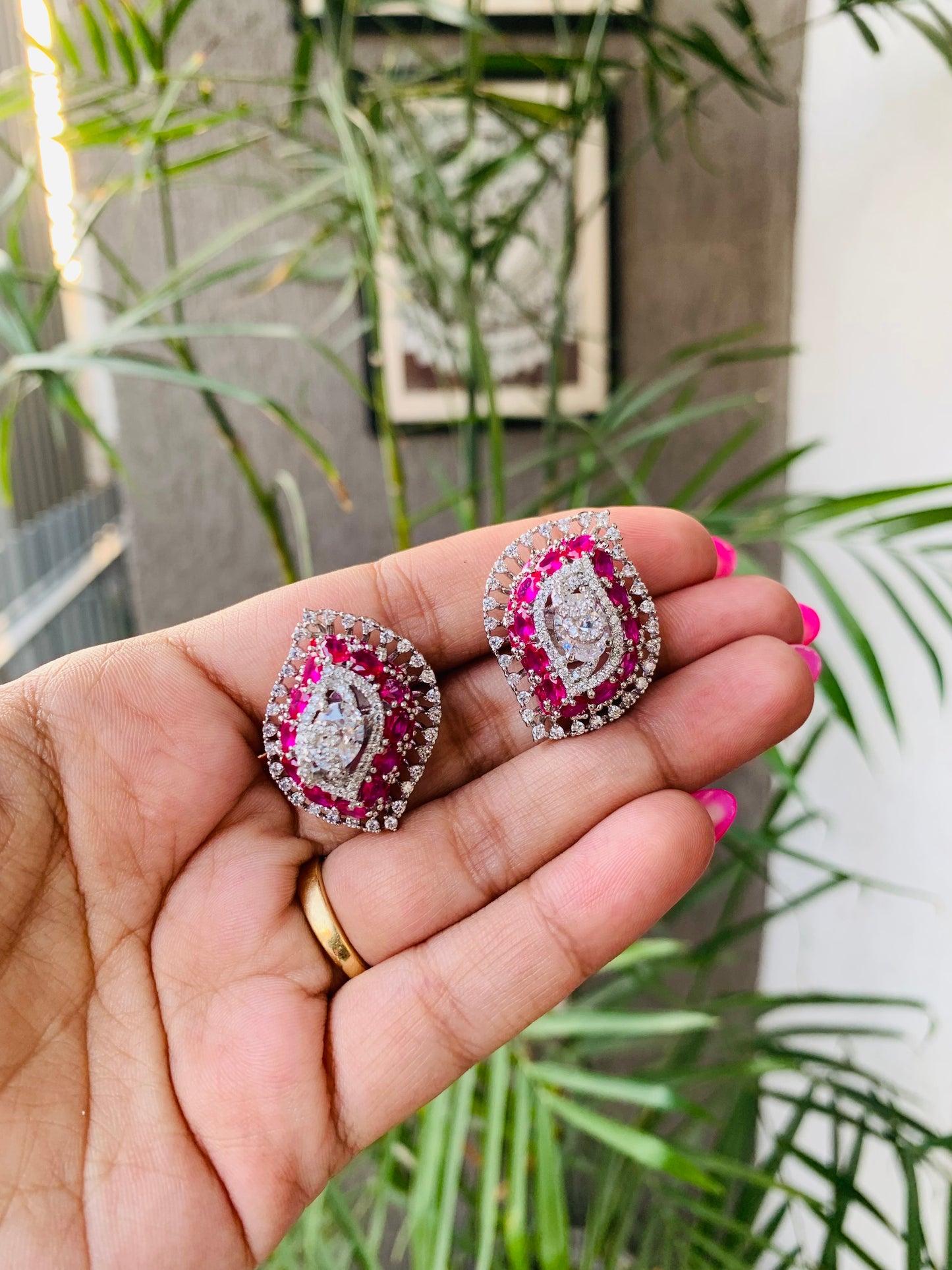 Eye Shape Stud