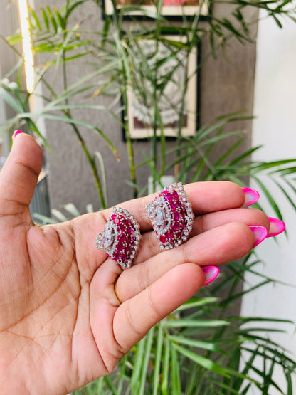 Eye Shape Stud