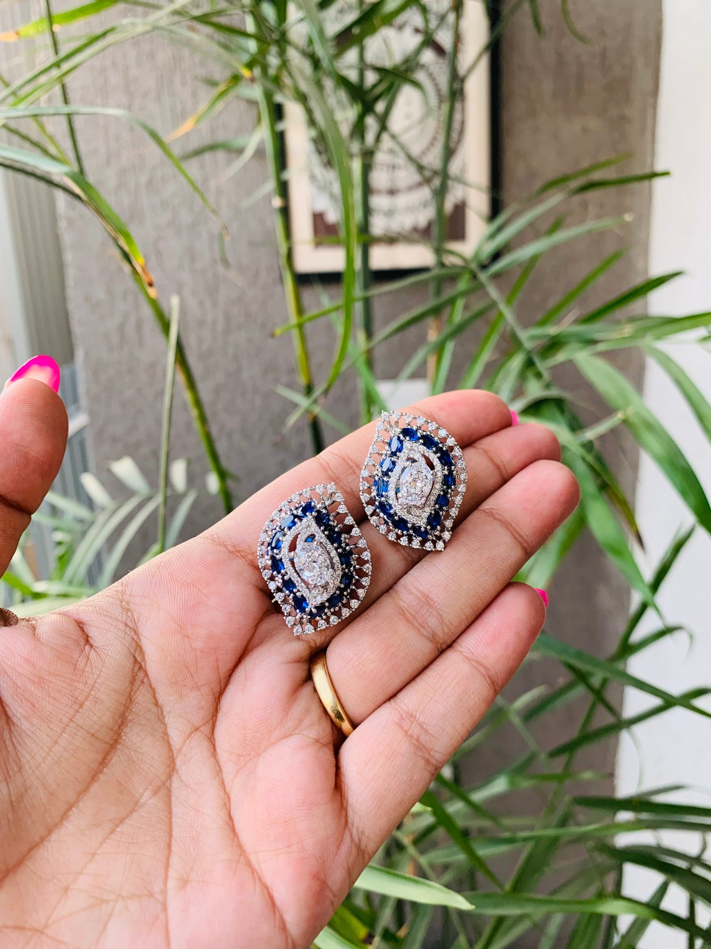 Eye Shape Stud