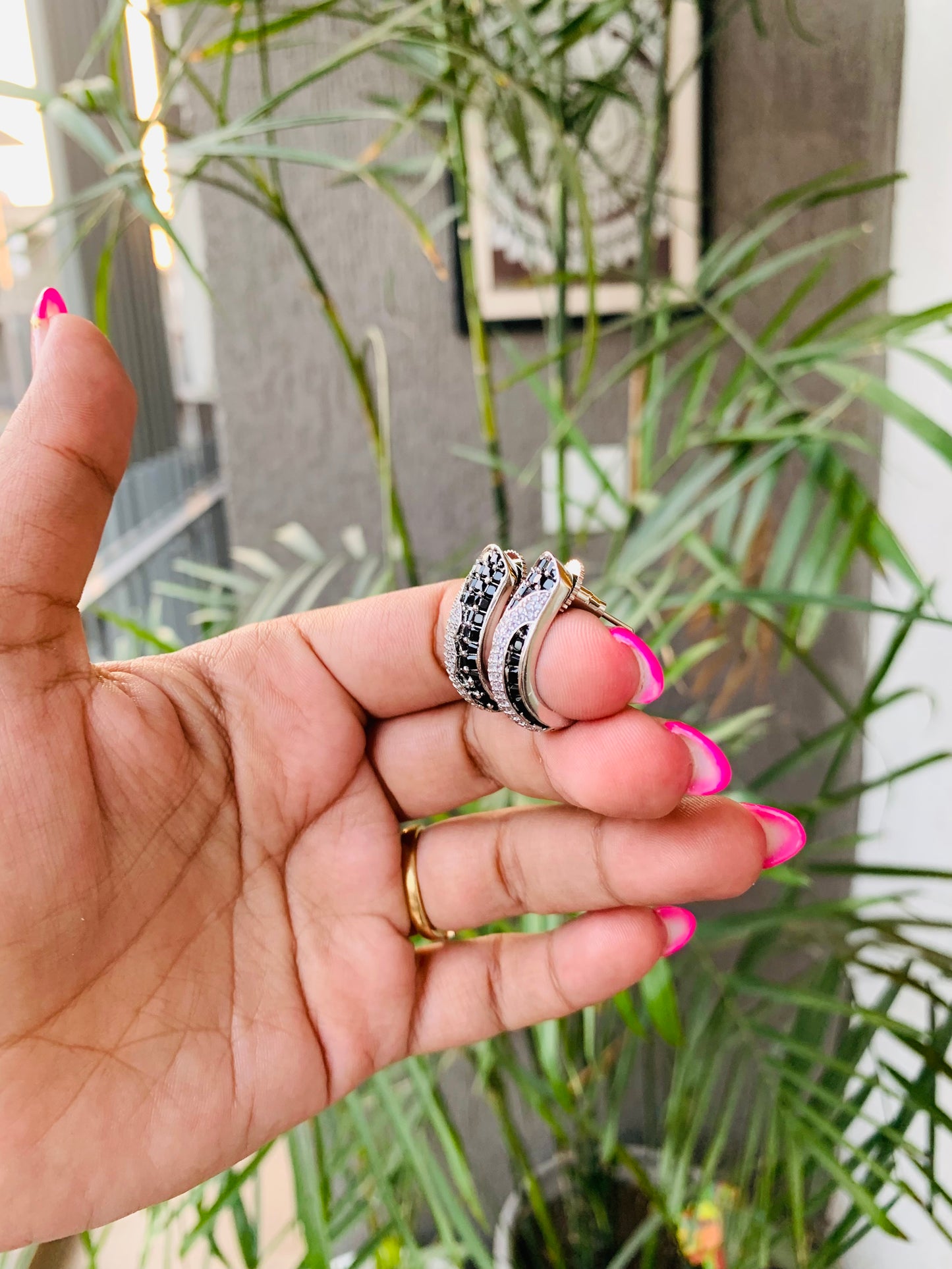 Small Black Silver Baali