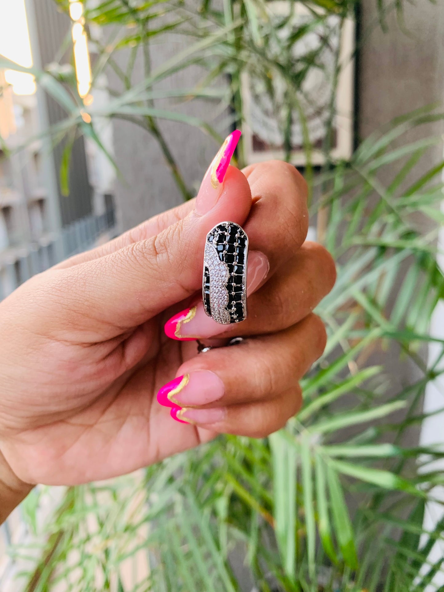 Small Black Silver Baali