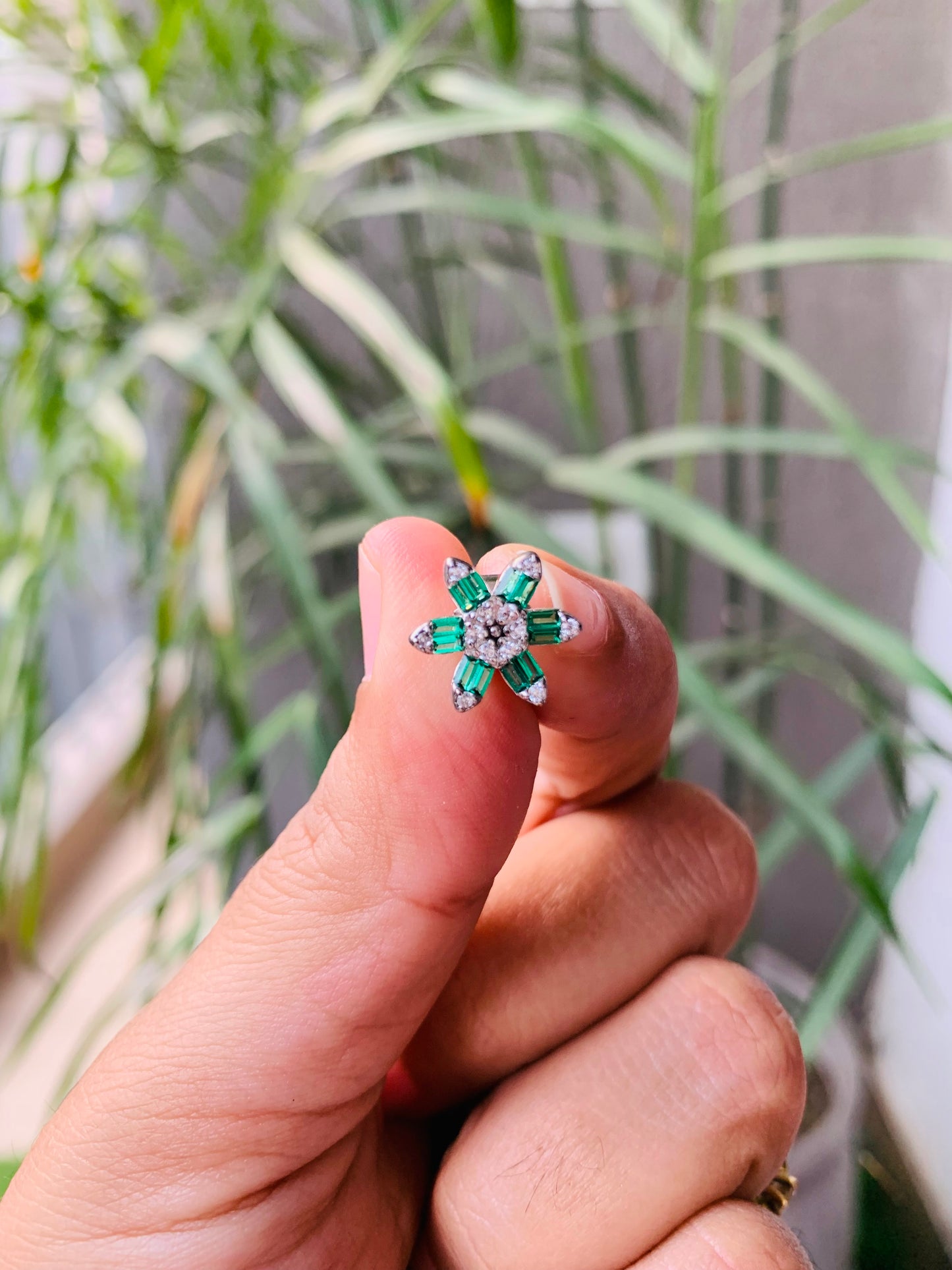 925 Sterling Silver Emerald Flower Studs