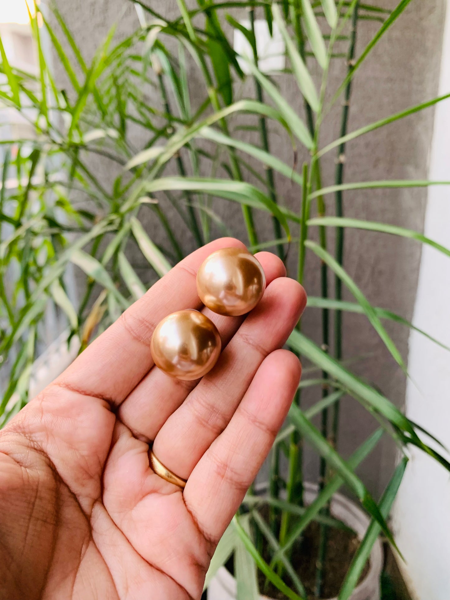 Full Round Pearl Studs