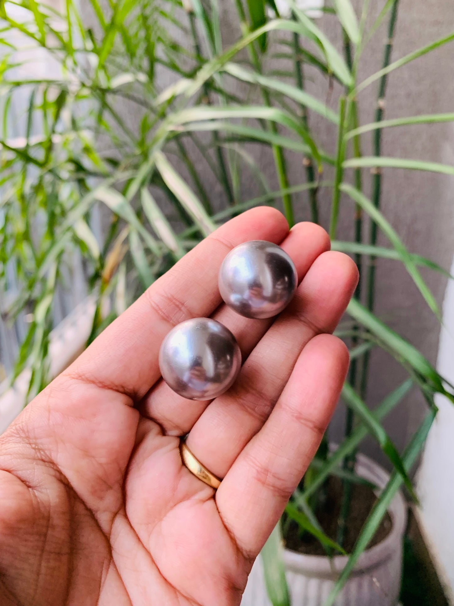 Full Round Pearl Studs