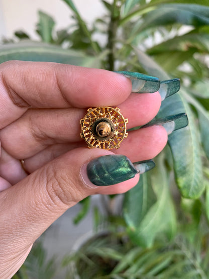 AD Golden Studs
