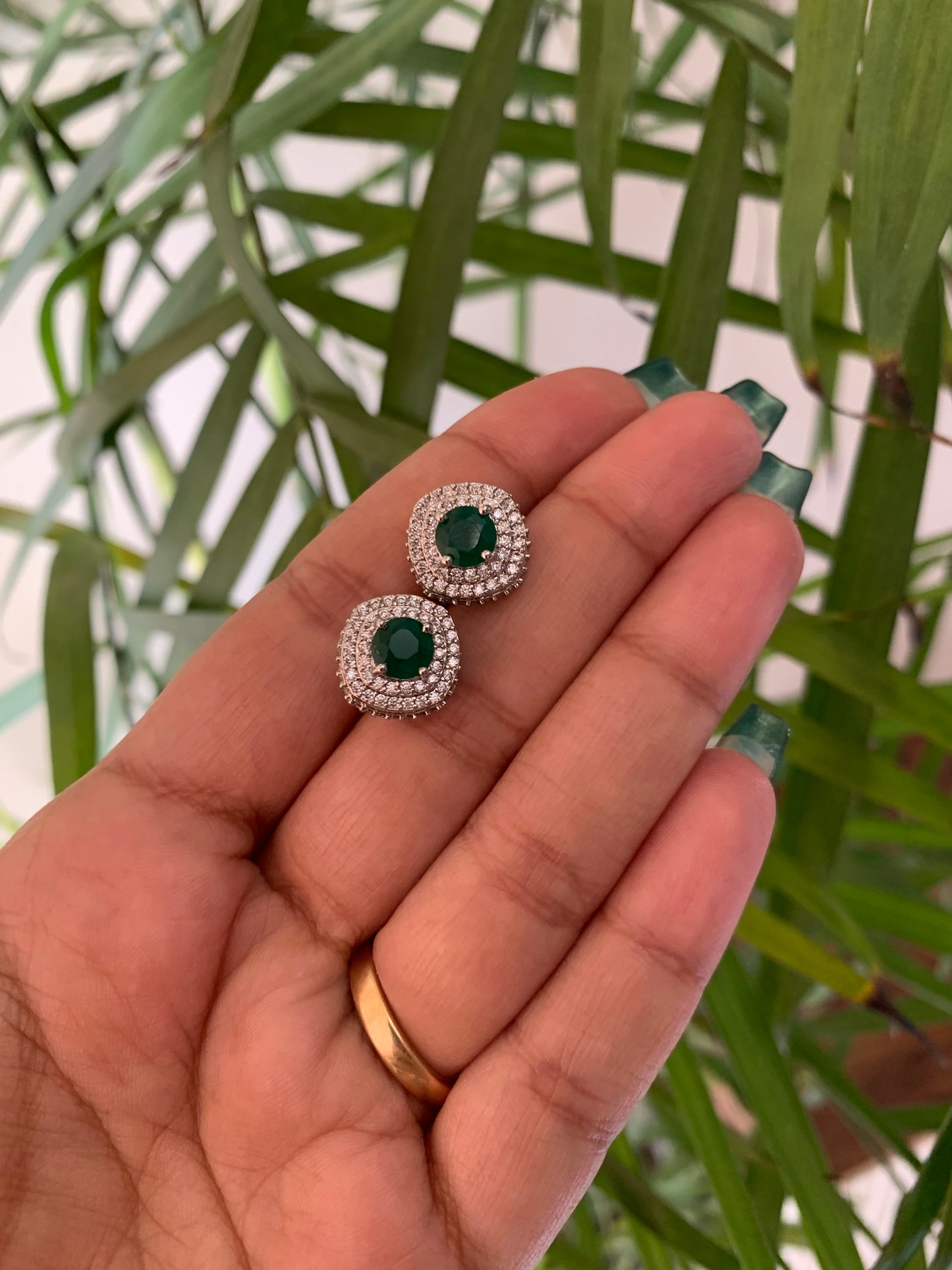 Emerald Green Elegant Pendant Set