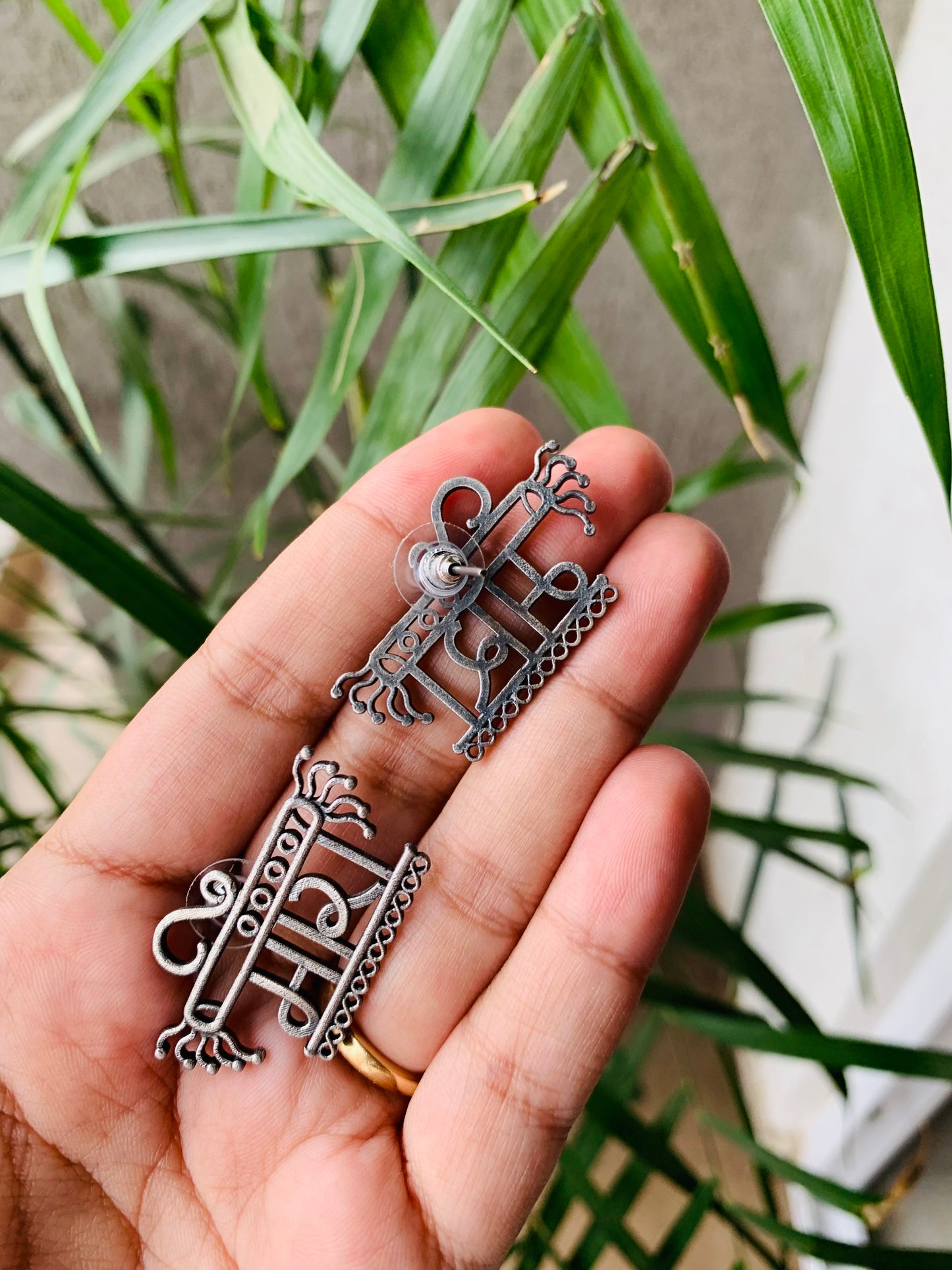 Meera Studs
