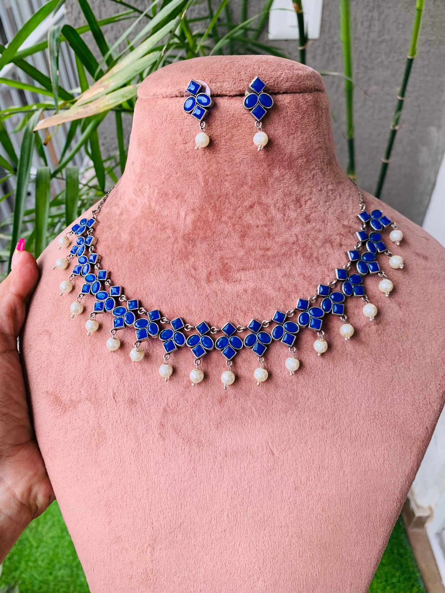 Royal Blue Pearl Choker