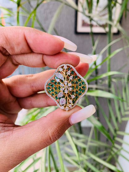 Golden Emerald Square Ring