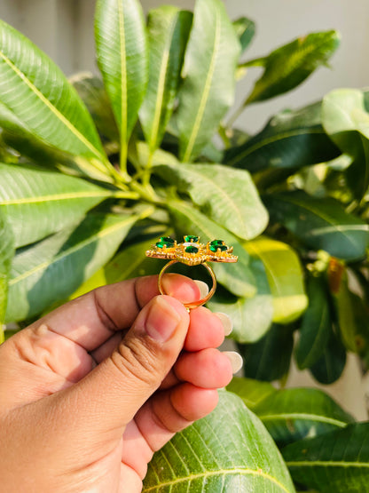 Pointed Flower Shaped Golden and Green Ring