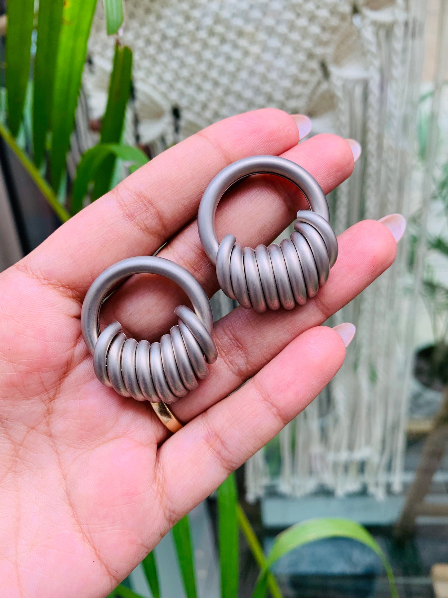 Round Metal Stud